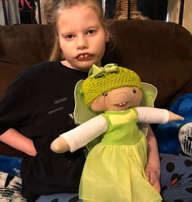 Bà mẹ tự làm búp bê nhưng con nào cũng khiếm khuyết, khi biết lý do ai cũng nghẹn ngào xúc động-16