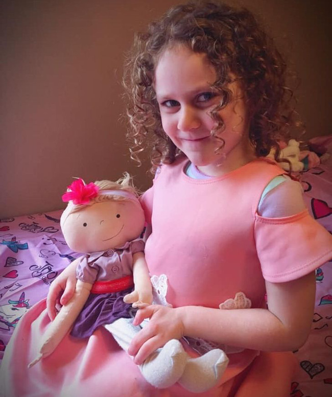 Bà mẹ tự làm búp bê nhưng con nào cũng khiếm khuyết, khi biết lý do ai cũng nghẹn ngào xúc động-18