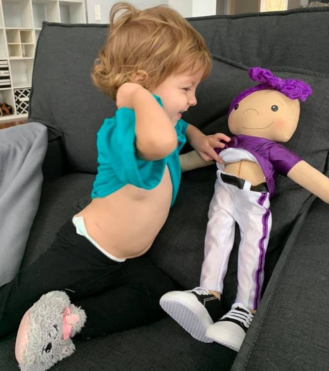 Bà mẹ tự làm búp bê nhưng con nào cũng khiếm khuyết, khi biết lý do ai cũng nghẹn ngào xúc động-22