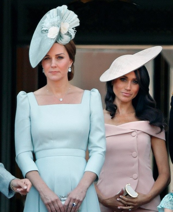 Meghan Markle từng làm náo loạn cung điện, gây hấn với nhân viên của Công nương Kate vì không chấp nhận lúc nào cũng bị xếp sau chị dâu-1