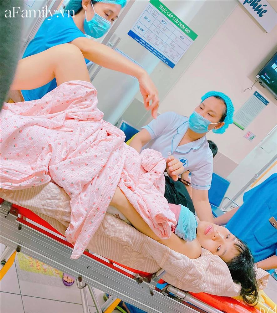 Hy hữu: Ngay giữa lòng thủ đô, sản phụ sinh con tại nhà vì mang thai 39 tuần đi khám được bác sĩ cho về-3