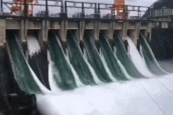 Đập thủy điện Trung Quốc xả lũ: Mặt sông tựa như mặt biển, như cuồng phong gào thét-7