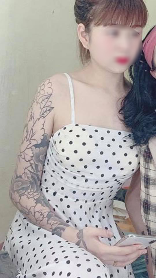 Người yêu Khá Bảnh hứa đợi nhưng hơn 1 năm đã cặp kè trai có vợ và bị đánh ghen sấp mặt?-8