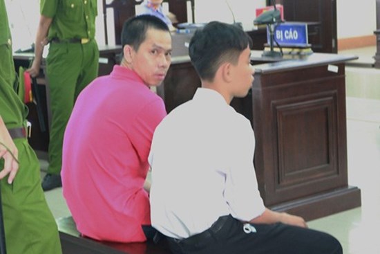 Bi kịch đau lòng con trai làm nhân chứng trong phiên tòa cha giết mẹ ngày mồng Một Tết