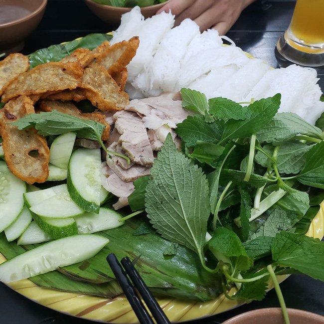 Quán ăn của Trang Trần bị khách bóc phốt” lên mạng xã hội, nhưng lạ thay chính cựu người mẫu lại ngỏ ý mời vị khách này quay trở lại quán vì quá có tâm-3