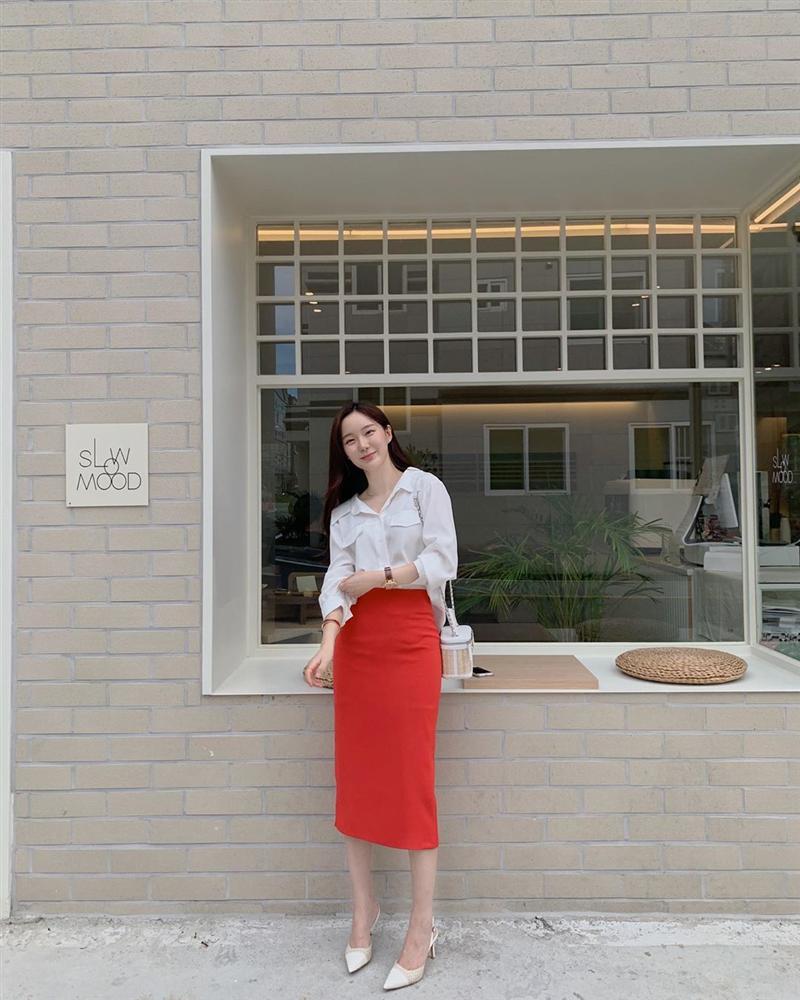 Kỳ diệu chưa: 4 mẫu chân váy sau sẽ giúp bạn cao ráo hơn ít nhất 5 phân, có khi còn kéo chân dài miên man-7