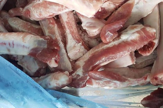 Thịt lợn rẻ giật mình 50 nghìn/kg, chất đầy kho bán cả tấn
