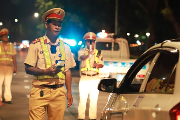 Từ 1/8, sinh viên ngoại tỉnh không được đăng ký xe biển Hà Nội, TP HCM?-2