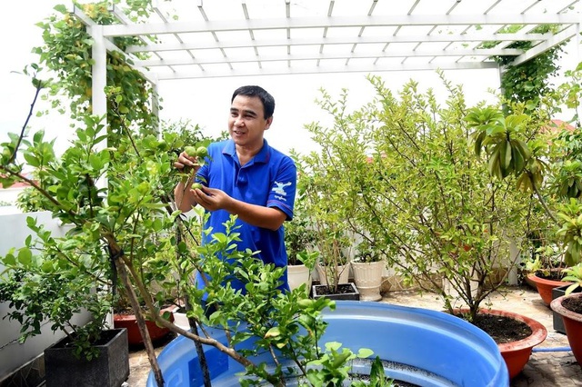 Chiêm ngưỡng nhà vườn bạc tỷ rau trái xum xuê, hoa nở bốn mùa của sao Việt-5