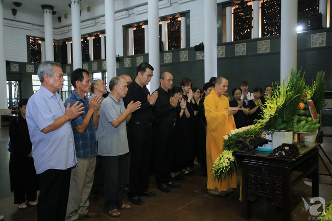 Tang lễ NSƯT Hoàng Yến Của để dành: Con cháu khóc thương trước sự ra đi đột ngột của cố nghệ sĩ-1