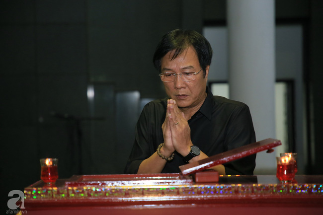 Xuân Bắc, Trọng Trinh, Quốc Khánh cùng đông đảo nghệ sĩ tới tiễn đưa NSƯT Hoàng Yến Của Để Dành-3