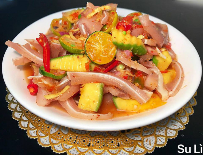 Trổ tài làm tai heo trộn sốt ớt chua ngọt, giòn ngon, rực rỡ màu cực bắt mắt-3