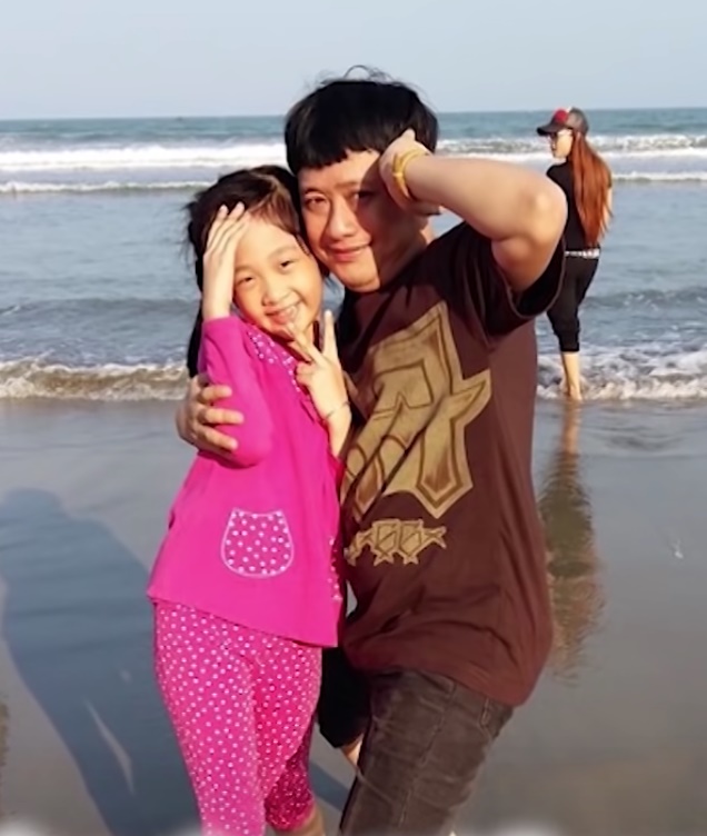 Đã thắt ống dẫn trứng mà vẫn dính bầu, vợ danh hài nổi tiếng sinh mổ 4 lần khiến bác sĩ cũng thót tim-5