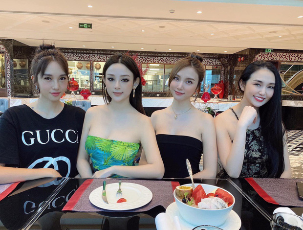 Hội bạn thân 10 năm Huyền Baby hội ngộ, có quá nhiều sự giàu sang và nhan sắc trong một khung hình-1