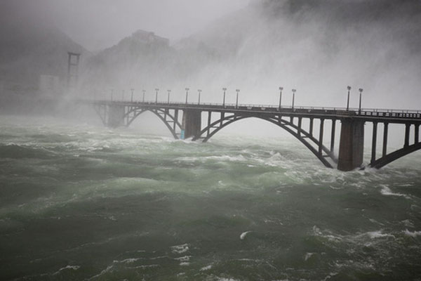 Trung Quốc xây đập thủy điện khổng lồ ở hẻm núi sâu nhất Trái đất-2