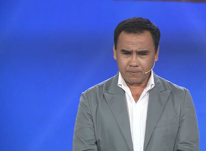 Phi Thanh Vân tranh luận căng thẳng với MC Quyền Linh trên truyền hình-3