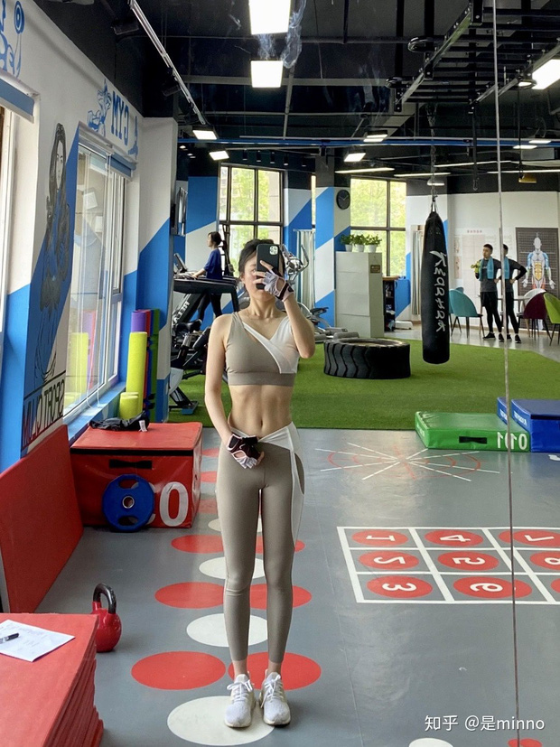 Nhan sắc thăng hạng không ngừng nhờ giảm cân thành công của cô nàng từng bị đặt biệt danh họa sĩ béo-3