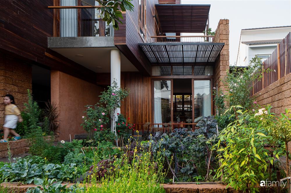 Bố mẹ trẻ xây nhà vườn 300m² giúp các con sống gần gũi với thiên nhiên ở quận Thủ Đức, TP. HCM-8