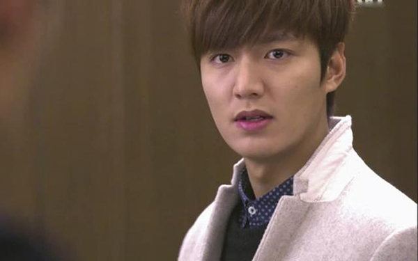 Nhìn thấy bức ảnh người đàn ông trên bàn thờ nhà vợ sắp cưới, tôi lập tức hủy hôn với lý do khiến cả nhà gái câm lặng-1