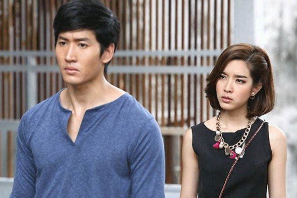 Vợ sắp cưới đi công tác về, tôi rụng rời thấy một vật khủng khiếp trong hành lý rơi ra-3