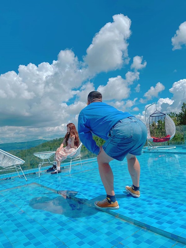 Bộ ảnh bạn trai lăn lộn 7749 tư thế để chụp hình cho bạn gái, chị em thi nhau tags người yêu vào học hỏi-6