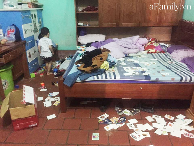 Đi đẻ về, mẹ trẻ tăng xông nhìn bãi chiến trường con lớn bày ra ở nhà nhưng đành bó tay bất lực-1