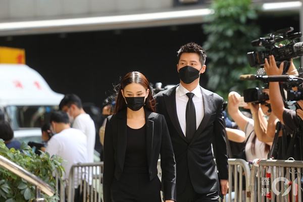 Lễ nhập quan của Vua sòng bài Macau: Hơn 300 ảnh gia tộc được trình chiếu, con trai thứ 2 xúc động cầm di ảnh của bố-5