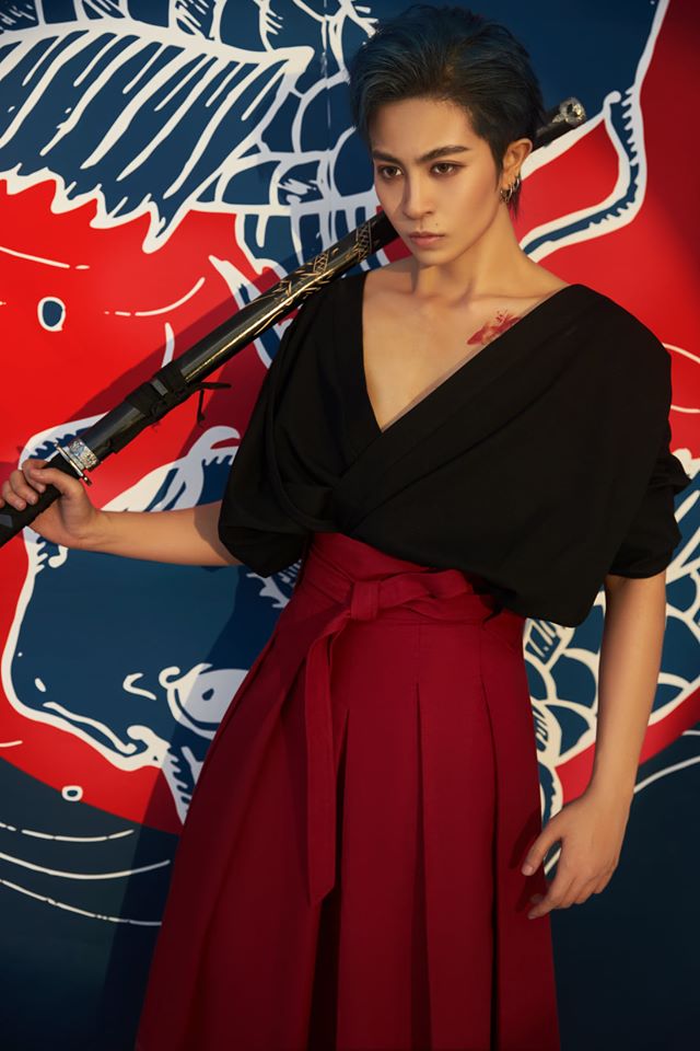 Gil Lê - Hoàng Thùy Linh thoải mái dựa dẫm, đứng sát vào nhau chẳng còn tránh né như trước đây-4