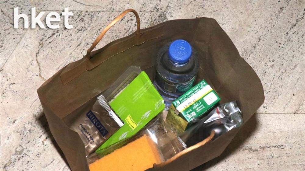 Tiết lộ túi quà mà gia tộc danh giá nhất Hồng Kông tự tay chuẩn bị cho các phóng viên ở tang lễ Vua sòng bài Macau-1