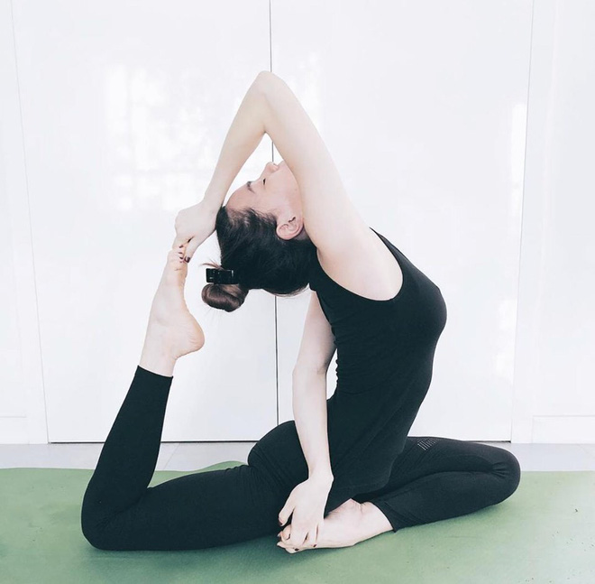 Hà Hồ khoe duy trì tập luyện yoga, đủ sức cân toàn động tác khó: Thì ra bí quyết giữ visual đỉnh cao của mẹ bầu là đây!-4