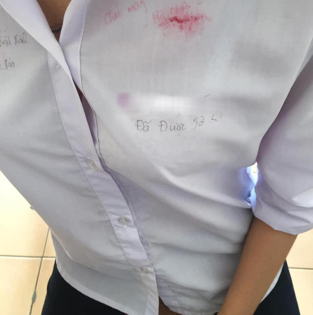 Phản cảm hình ảnh nam sinh viết lưu bút khoe được sờ vị trí nhạy cảm” trên người các nữ sinh-2