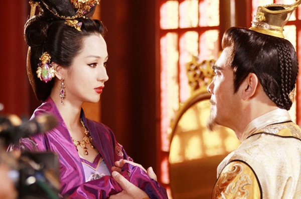 Vì đặc điểm hiếm có trên cơ thể, vị Quý phi khiến Hoàng đế ham mê chiều chuộng tới mức khom lưng cúi đầu, làm những điều vô tiền khoáng hậu trong lịch sử-1
