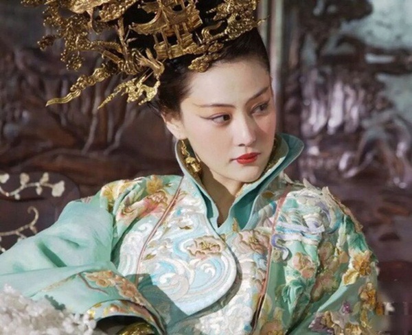 Vì đặc điểm hiếm có trên cơ thể, vị Quý phi khiến Hoàng đế ham mê chiều chuộng tới mức khom lưng cúi đầu, làm những điều vô tiền khoáng hậu trong lịch sử-3