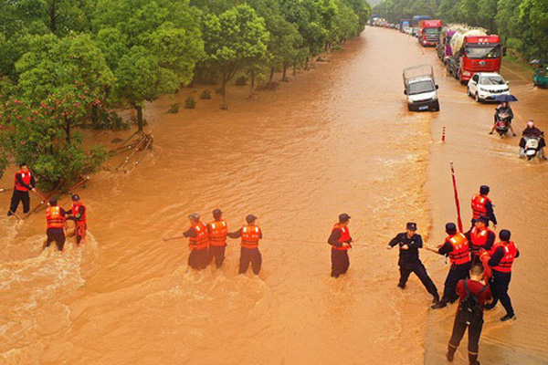 Trung Quốc nâng mức cảnh báo phòng lũ lụt lên nghiêm trọng-3