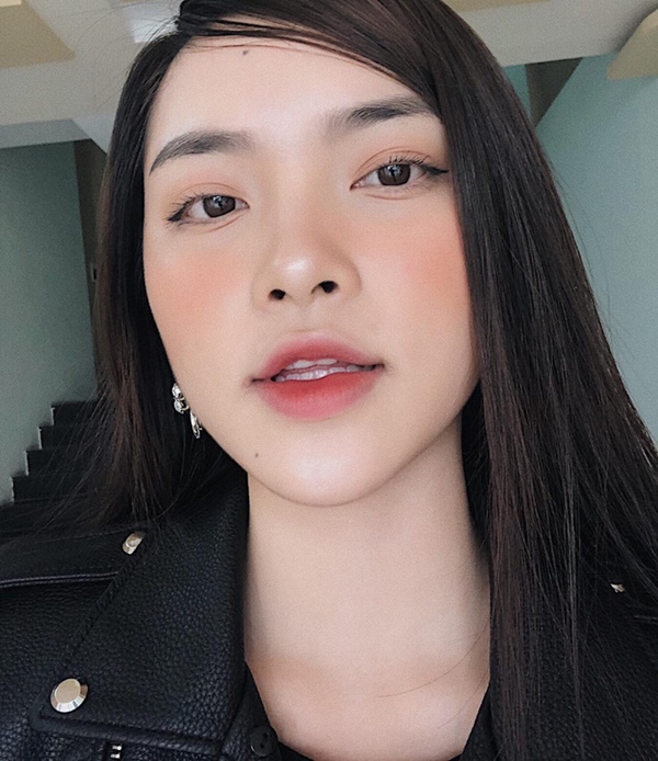 Xuất hiện ứng viên nặng kí của Hoa Hậu Việt Nam 2020: Dáng đẹp, mặt xinh, makeup tông nude đã tây còn na ná Châu Bùi-9