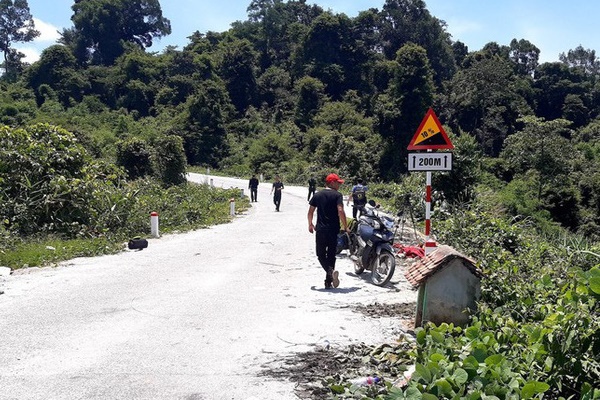 Vụ xe khách lao xuống vực ở Kon Tum: Nếu có hộ lan đường, 6 người sẽ không chết-1