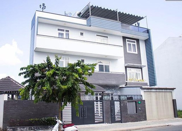 Từng thay 30 chiếc xe hơi, Kim Tử Long giờ cưới vợ trẻ, ở biệt phủ triệu đô-4