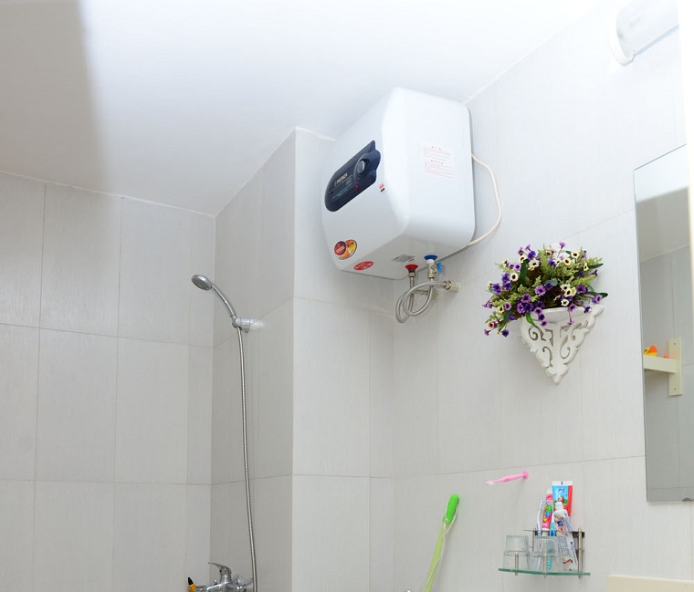 Bình nóng lạnh và một số thiết bị gia dụng bị đắp chiếu, làm sao để không bị hỏng trong mùa hè?-1