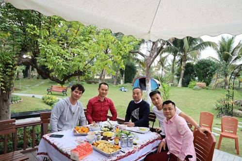 Sân vườn trong biệt thự bạc tỷ của 3 nam diễn viên nổi tiếng, ai nhìn cũng phải ngưỡng mộ-3