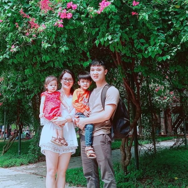 Dù gia đình không nghèo nhưng vẫn để con đi nhặt rác, người mẹ này được ủng hộ vô cùng vì một lý do đặc biệt-1