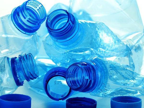 Đựng nước bằng chai nhựa đã dùng chẳng khác uống nước từ bồn cầu, nhiều người có thói quen này-3