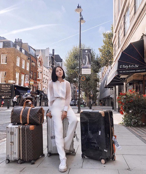 Khám kho hàng hiệu hàng chục tỷ của Hoa hậu duy nhất là rich kid Jolie Nguyễn-15