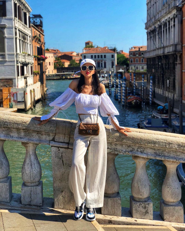 Style đi du lịch của Hương Giang thực sự xuất sắc, chị em không học hỏi là tiếc lắm cho xem!-11