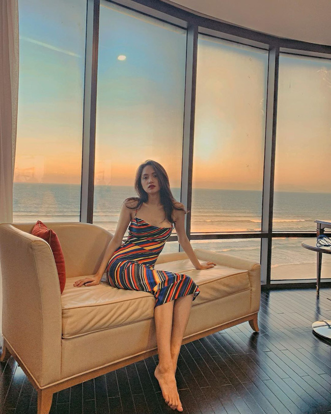 Style đi du lịch của Hương Giang thực sự xuất sắc, chị em không học hỏi là tiếc lắm cho xem!-8