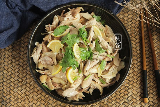 Dùng nồi cơm điện làm món đùi gà hấp muối, 30 phút có ngay món ăn thơm nức mũi