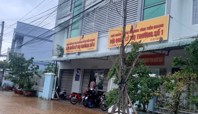 Quan hệ bất chính, Đội trưởng quản lý thị trường bị kỷ luật-1