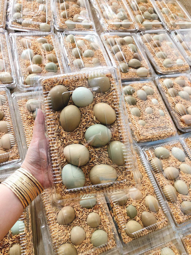 Độc đáo loại trứng xanh đỏ chỉ để tiến vua, nay được rao bán đắt gấp 15 lần trứng gà-2