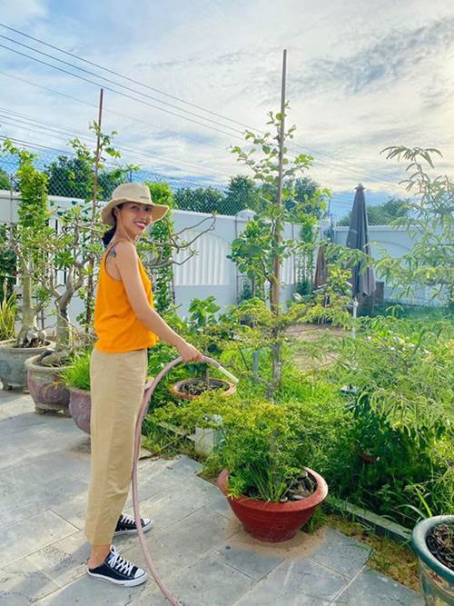 Kỳ Duyên để lộ cơ ngơi khang trang của Minh Triệu ở quê: Người đẹp gia thế khủng là đây!-3