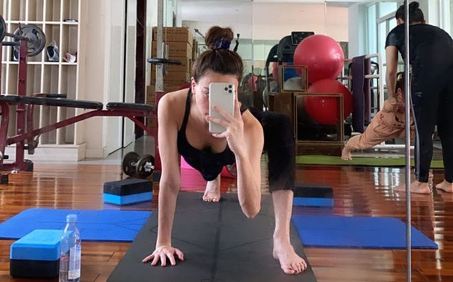 Hà Hồ 2 lần bầu với 2 người bạn trai: Mang song thai trẻ đẹp hơn hẳn 10 năm trước-11