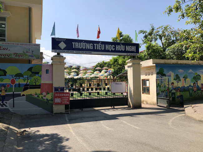 Người đầu tiên phát hiện bé trai lớp 1 bị bố bạn đấm hộc máu mồm: Thằng bé bị đạp vào tường, mặt mũi máu me, vừa khóc vừa xin nhưng vẫn bị đánh tiếp-4